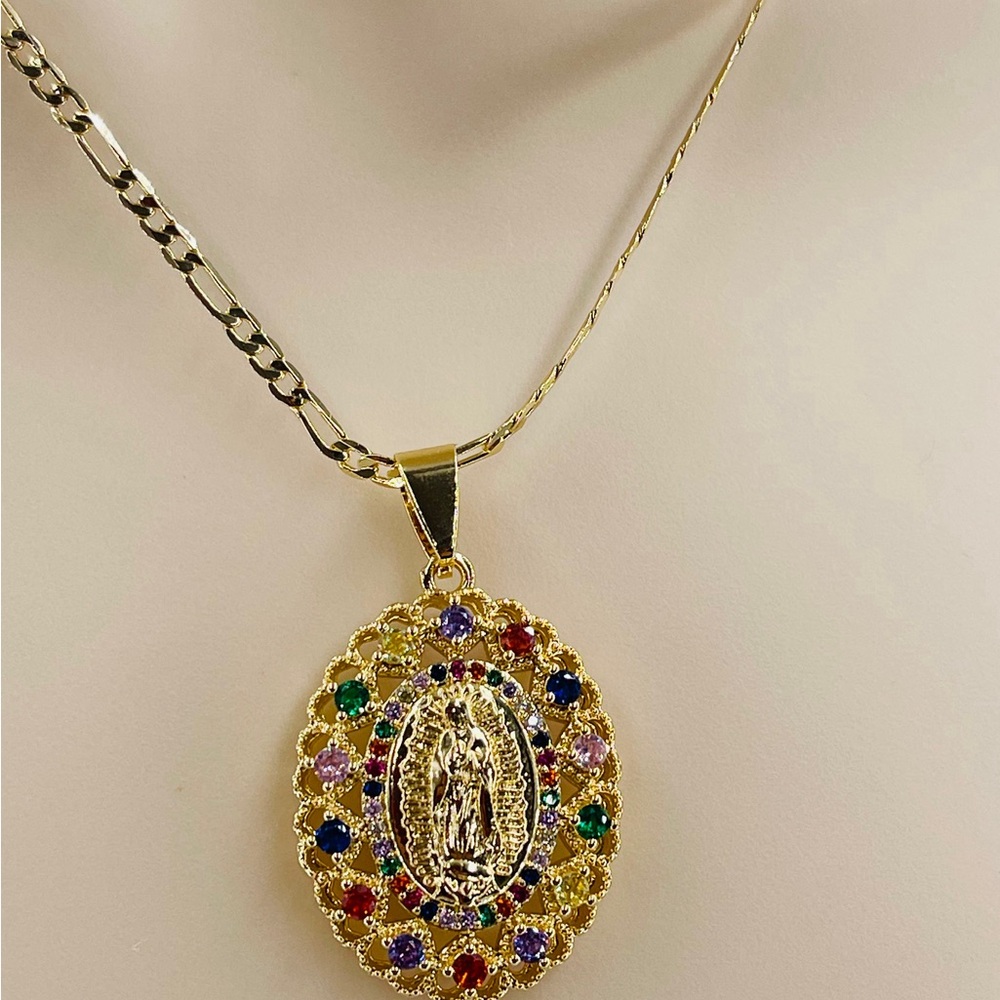 Gold plated  4 cm Long  Virgin Mary  Necklace/collar Virgen Baño De Oro